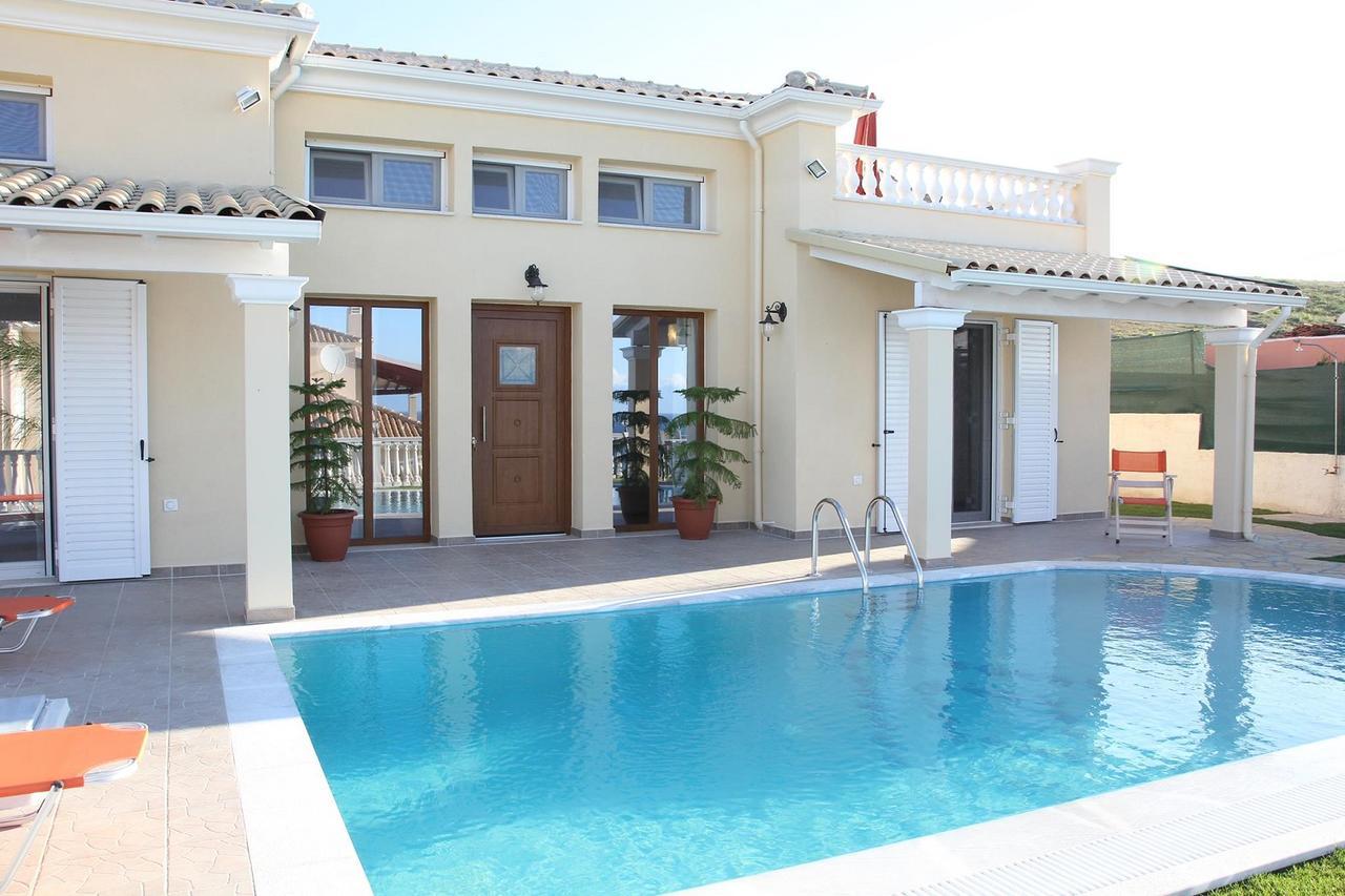 Villa De La Mer Άγιος Στέφανος Εξωτερικό φωτογραφία
